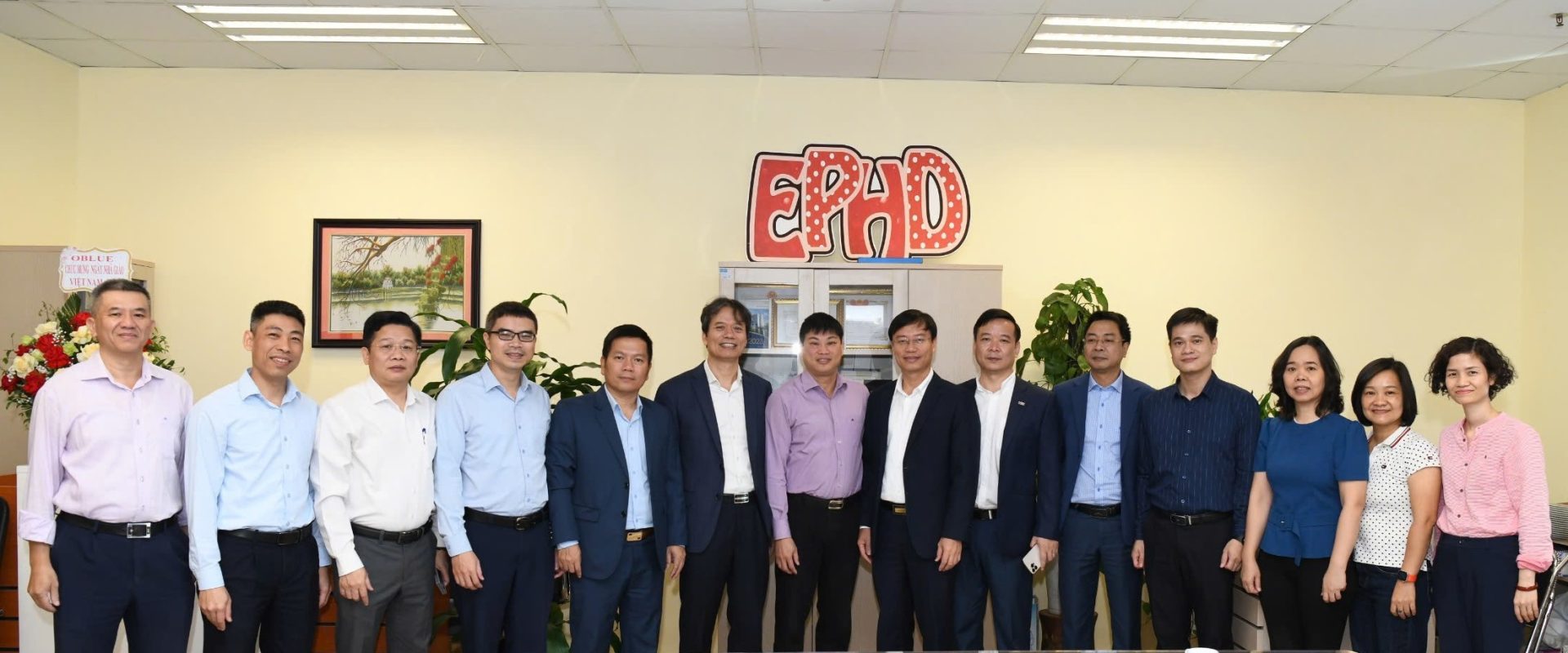 Ảnh Chụp Cùng Ban Giam Hieu